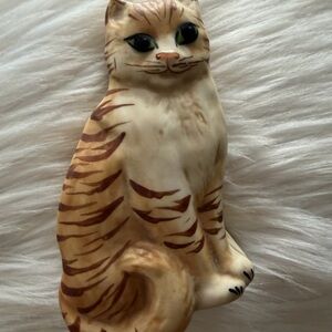 Vintage handmade porcelain cat trinket box
